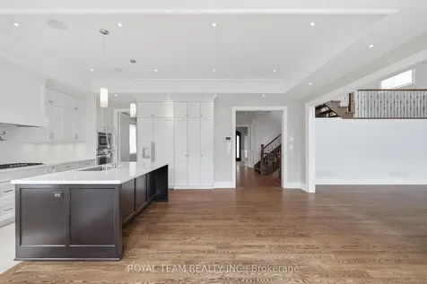 130 Elmwood Avenue Richmond Hill ON L4C 1K9