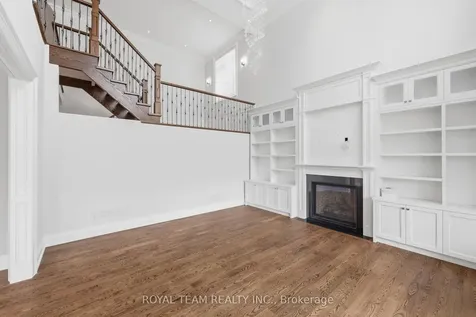130 Elmwood Avenue Richmond Hill ON L4C 1K9