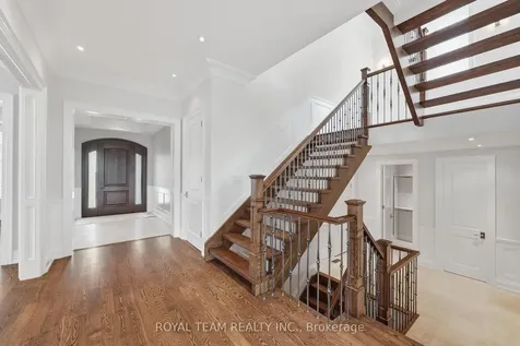 130 Elmwood Avenue Richmond Hill ON L4C 1K9