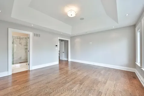 130 Elmwood Avenue Richmond Hill ON L4C 1K9