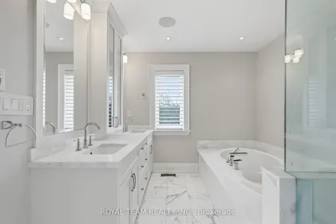 130 Elmwood Avenue Richmond Hill ON L4C 1K9