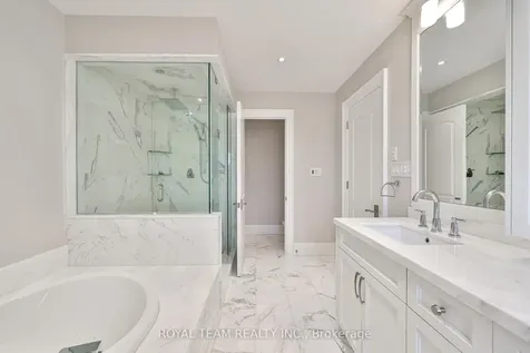130 Elmwood Avenue Richmond Hill ON L4C 1K9