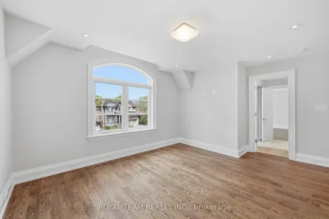 130 Elmwood Avenue Richmond Hill ON L4C 1K9