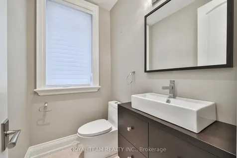 130 Elmwood Avenue Richmond Hill ON L4C 1K9