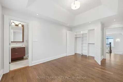 130 Elmwood Avenue Richmond Hill ON L4C 1K9