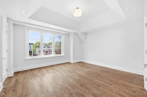 130 Elmwood Avenue Richmond Hill ON L4C 1K9