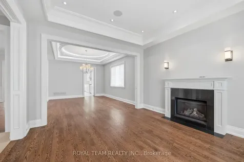130 Elmwood Avenue Richmond Hill ON L4C 1K9