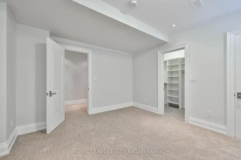 130 Elmwood Avenue Richmond Hill ON L4C 1K9