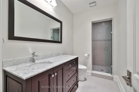 130 Elmwood Avenue Richmond Hill ON L4C 1K9