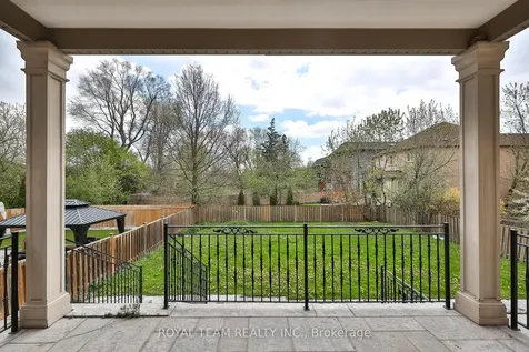 130 Elmwood Avenue Richmond Hill ON L4C 1K9