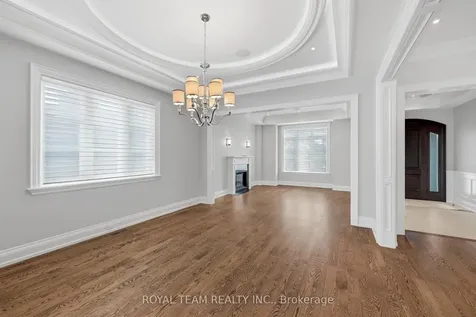 130 Elmwood Avenue Richmond Hill ON L4C 1K9