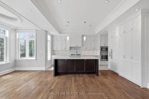 130 Elmwood Avenue Richmond Hill ON L4C 1K9