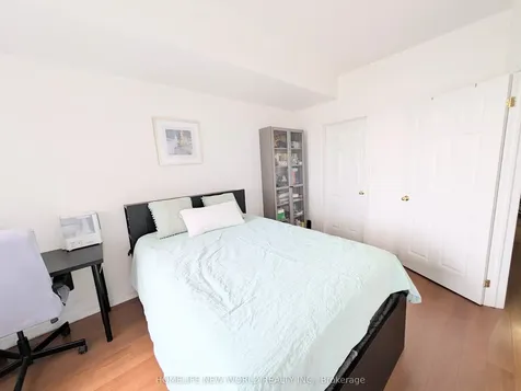 8 Maison Parc Court Vaughan ON L4J 9K5