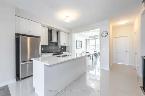 10578 Bathurst Street Vaughan ON L6A 4Y4