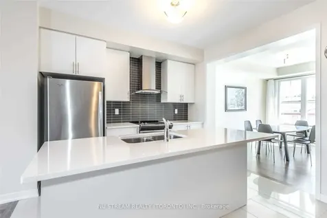 10578 Bathurst Street Vaughan ON L6A 4Y4