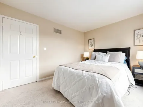 119 William Curtis Circle Newmarket ON L3Y 8L8