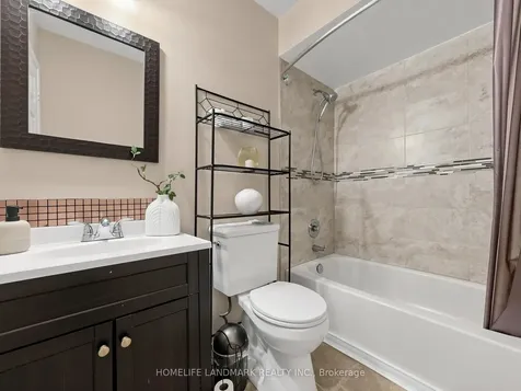 119 William Curtis Circle Newmarket ON L3Y 8L8