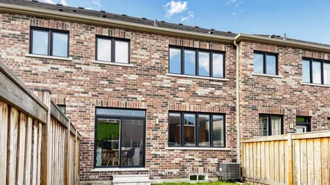 63 Landolfi Way Bradford West Gwillimbury ON L3Z 4L7