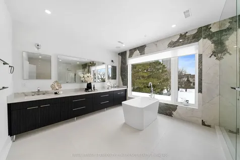 85 Crestwood Road Vaughan ON L4J 1A4