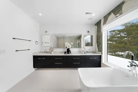 85 Crestwood Road Vaughan ON L4J 1A4