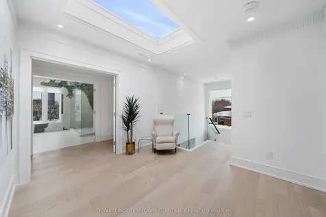 85 Crestwood Road Vaughan ON L4J 1A4