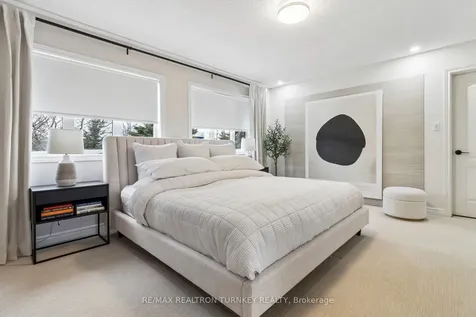 778 Quantra Crescent Newmarket ON L3X 1M9