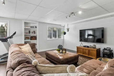 778 Quantra Crescent Newmarket ON L3X 1M9