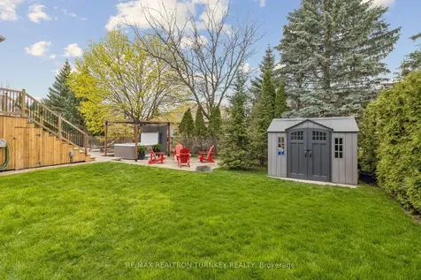 778 Quantra Crescent Newmarket ON L3X 1M9