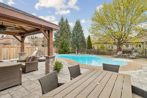 778 Quantra Crescent Newmarket ON L3X 1M9