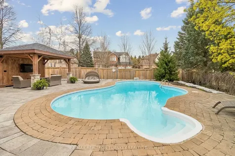 778 Quantra Crescent Newmarket ON L3X 1M9