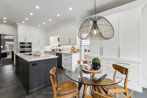 778 Quantra Crescent Newmarket ON L3X 1M9