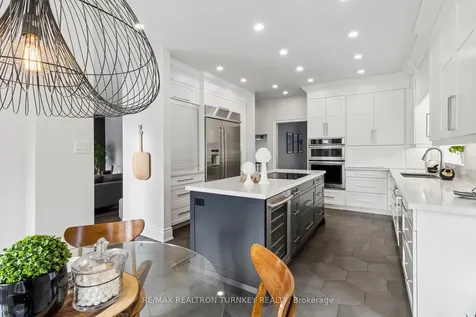 778 Quantra Crescent Newmarket ON L3X 1M9