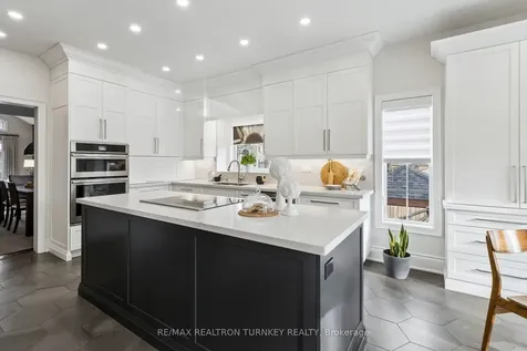 778 Quantra Crescent Newmarket ON L3X 1M9