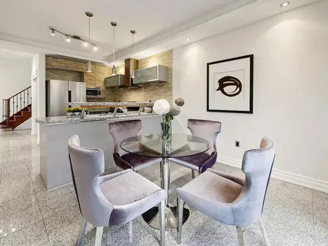 16 Nottingham Drive Richmond Hill ON L4S 1Z6