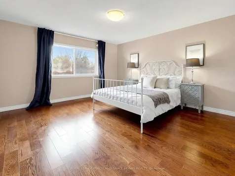 16 Nottingham Drive Richmond Hill ON L4S 1Z6