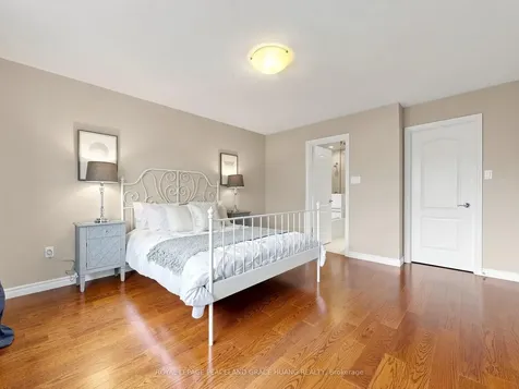 16 Nottingham Drive Richmond Hill ON L4S 1Z6