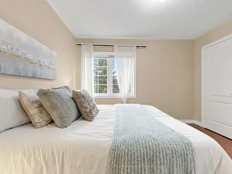 16 Nottingham Drive Richmond Hill ON L4S 1Z6