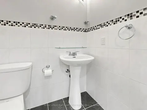 16 Nottingham Drive Richmond Hill ON L4S 1Z6
