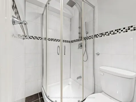 16 Nottingham Drive Richmond Hill ON L4S 1Z6