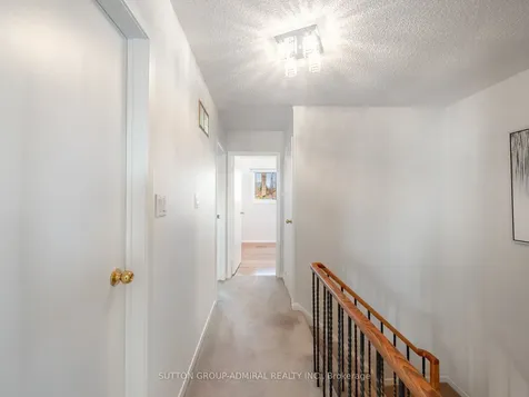 120 Glenmanor Way Vaughan ON L4J 3E5
