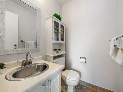 120 Glenmanor Way Vaughan ON L4J 3E5
