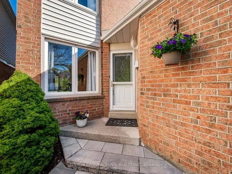 120 Glenmanor Way Vaughan ON L4J 3E5