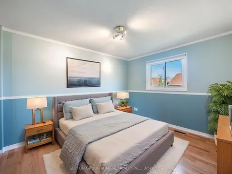 120 Glenmanor Way Vaughan ON L4J 3E5