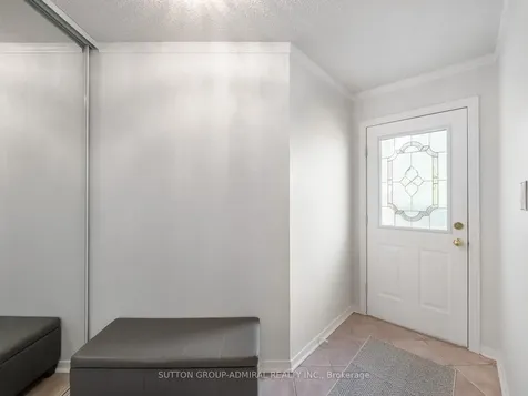 120 Glenmanor Way Vaughan ON L4J 3E5