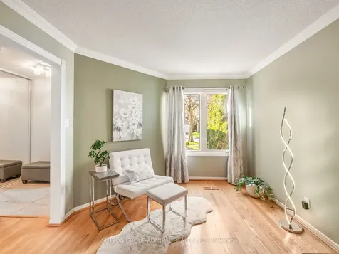 120 Glenmanor Way Vaughan ON L4J 3E5