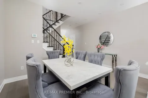 140 Dolce Crescent Vaughan ON L4H 3C7