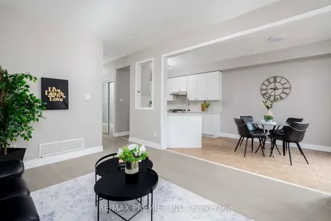 140 Dolce Crescent Vaughan ON L4H 3C7