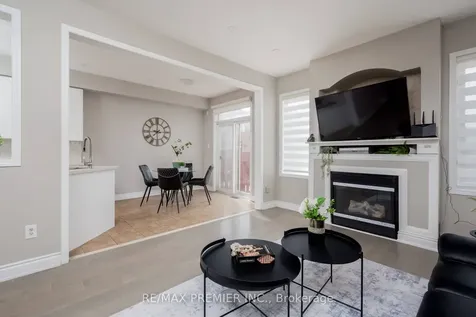 140 Dolce Crescent Vaughan ON L4H 3C7