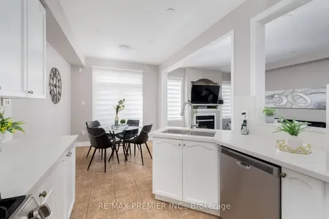 140 Dolce Crescent Vaughan ON L4H 3C7