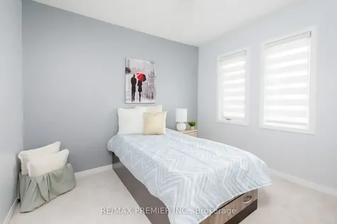 140 Dolce Crescent Vaughan ON L4H 3C7